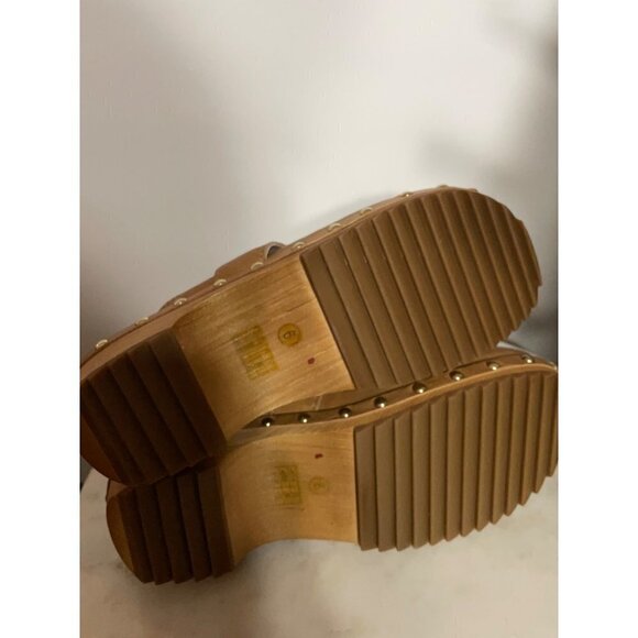 Kelsi Dagger Leather Studded Wooden Bottom Hobby Clogs Mules Tan Size 6 NEW - Picture 6 of 6